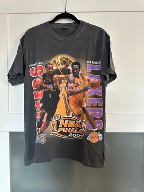 Comfort Colors Gray 2001 NBA Finals Lakers vs 76ers Graphic Tee